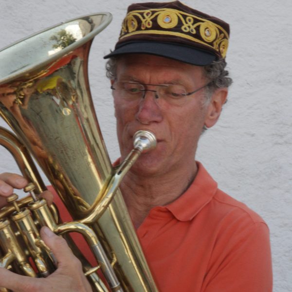 Dick - gastspeler tuba